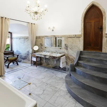Antique In The Xv Century Castle Apartment *